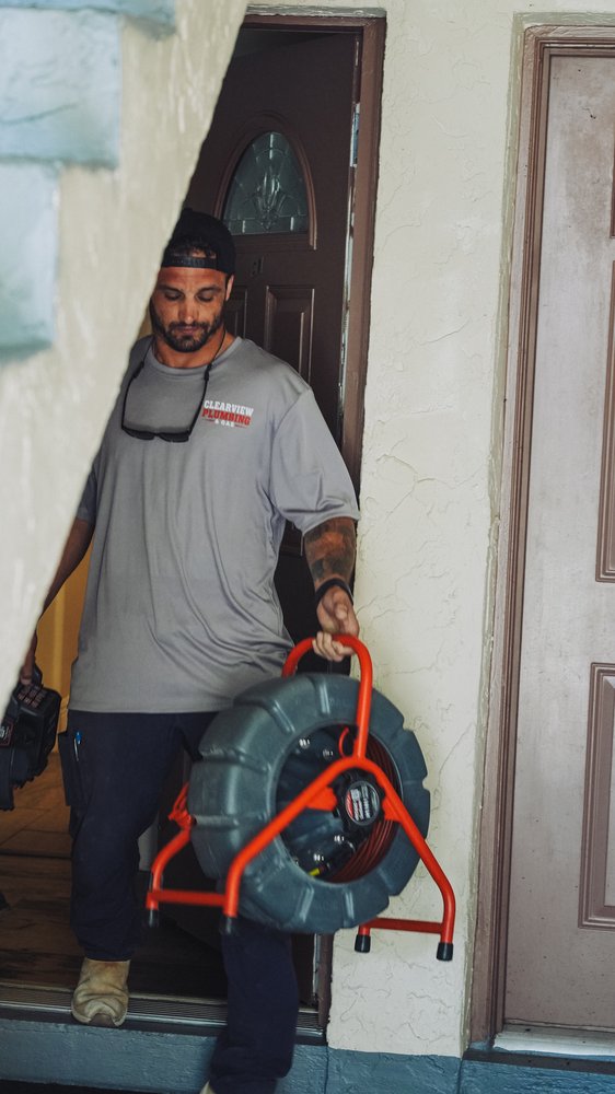 Clearview plumber arriving on job
